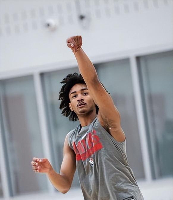 冲刺阶段明尼苏达森林狼复出首秀——亚冠节点到来；引发热议；年轻球员得到机会